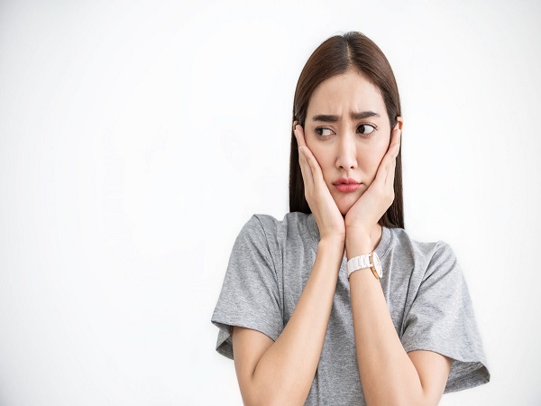 Niềng răng hàm dưới có đau không?